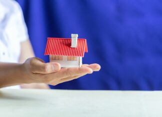 “10 Effective Strategies for Cutting Costs on Home Insurance”